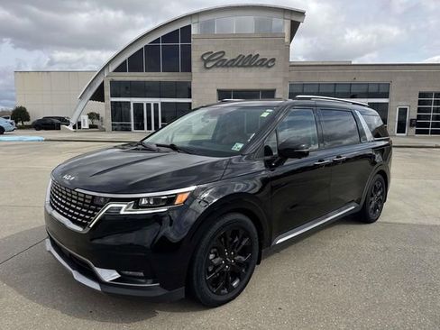Used 2023 Kia Carnival SX Prestige image 1
