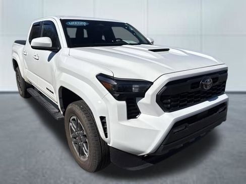 Used 2025 Toyota Tacoma TRD Sport image 5