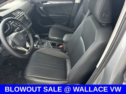 Certified 2023 Volkswagen Tiguan SE FWD image 14