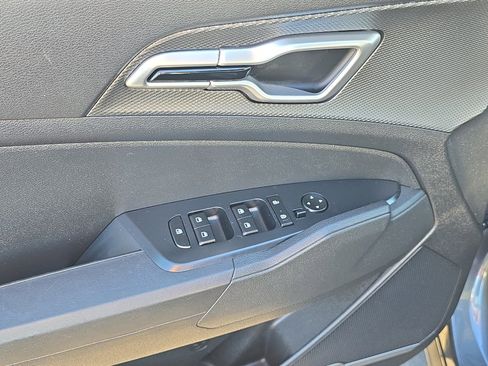 Used 2024 Kia Sportage LX image 12