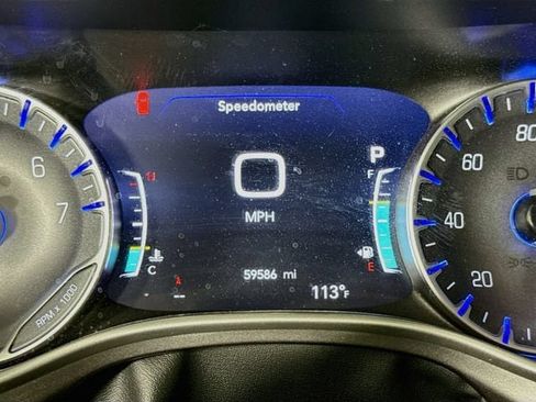 Used 2024 Chrysler Pacifica Touring-L FWD image 12