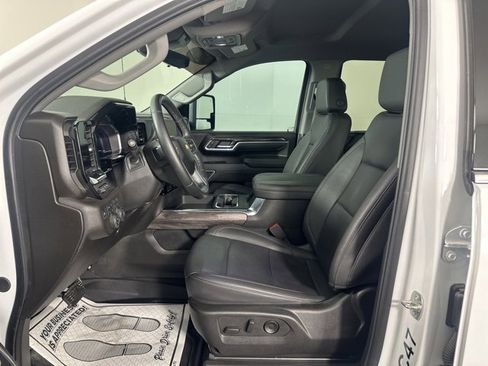 Used 2025 Chevrolet Silverado 2500 LTZ w/ LTZ Premium Package image 24