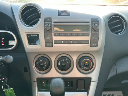 Used 2010 Toyota Matrix S FWD image 23