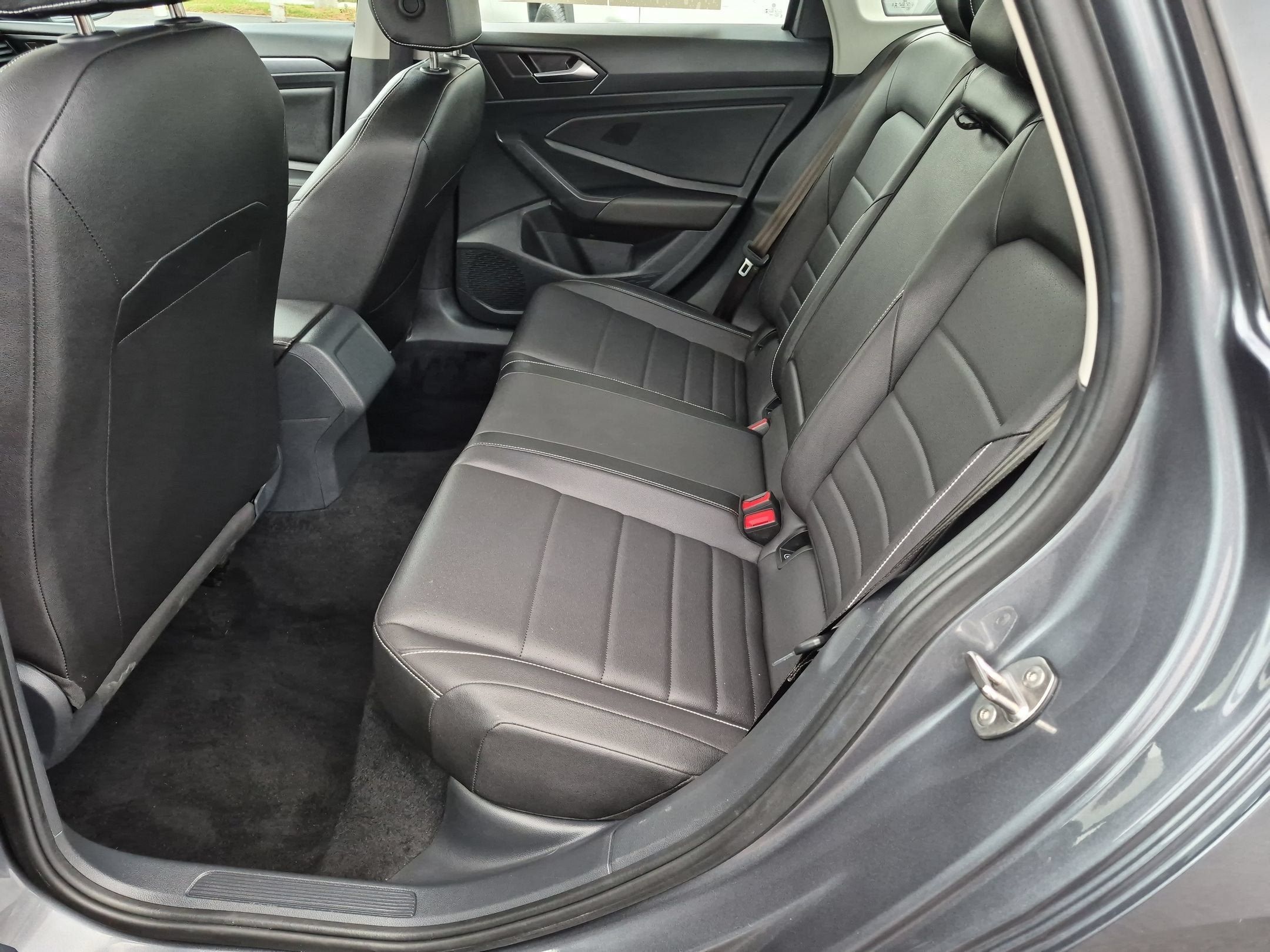 Used 2024 Volkswagen Jetta SE FWD image 15