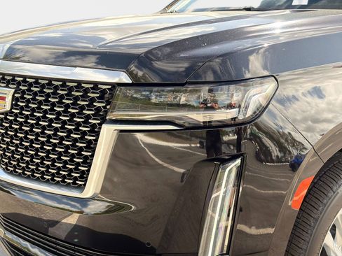 Used 2021 Cadillac Escalade ESV Luxury image 11