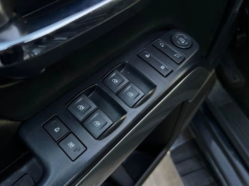 Used 2018 Chevrolet Silverado 1500 LT image 12