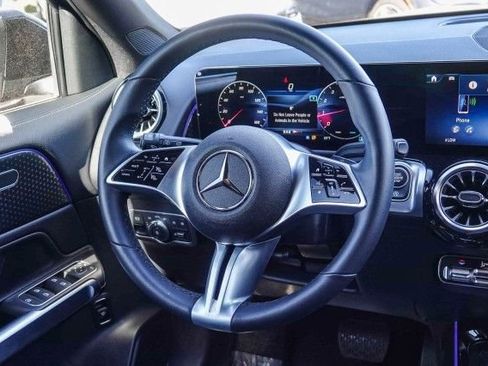 Used 2024 Mercedes-Benz GLB 250 image 15