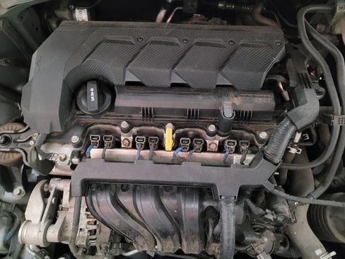 Used 2021 Hyundai Venue SEL FWD image 30
