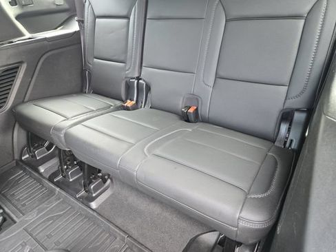 Used 2024 GMC Yukon Denali w/ Advanced Technology Package AWD/4WD image 35