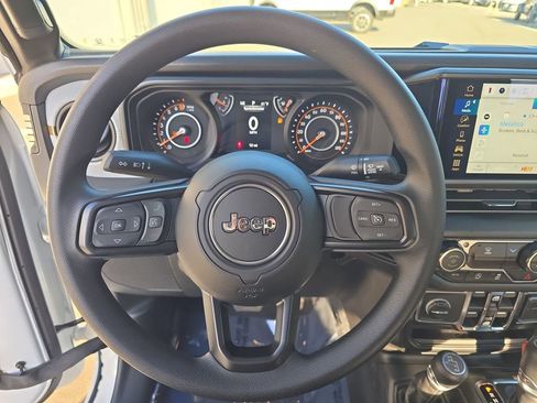 New 2026 Jeep Gladiator Sport AWD/4WD image 16