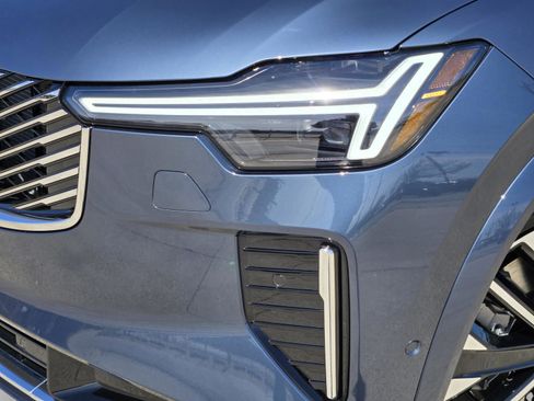 New 2026 Volvo XC90 T8 Ultra w/ Protection Package Premier image 10