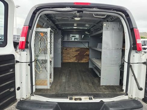 Used 2014 GMC Savana 2500 RWD image 13