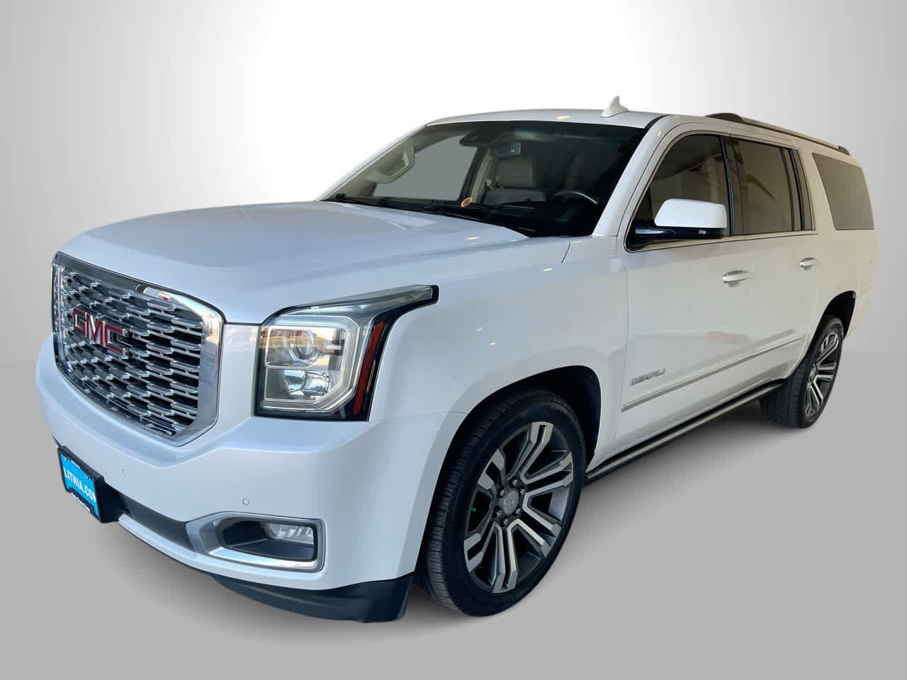 Used 2019 GMC Yukon XL Denali w/ Denali Ultimate Package AWD/4WD image 1
