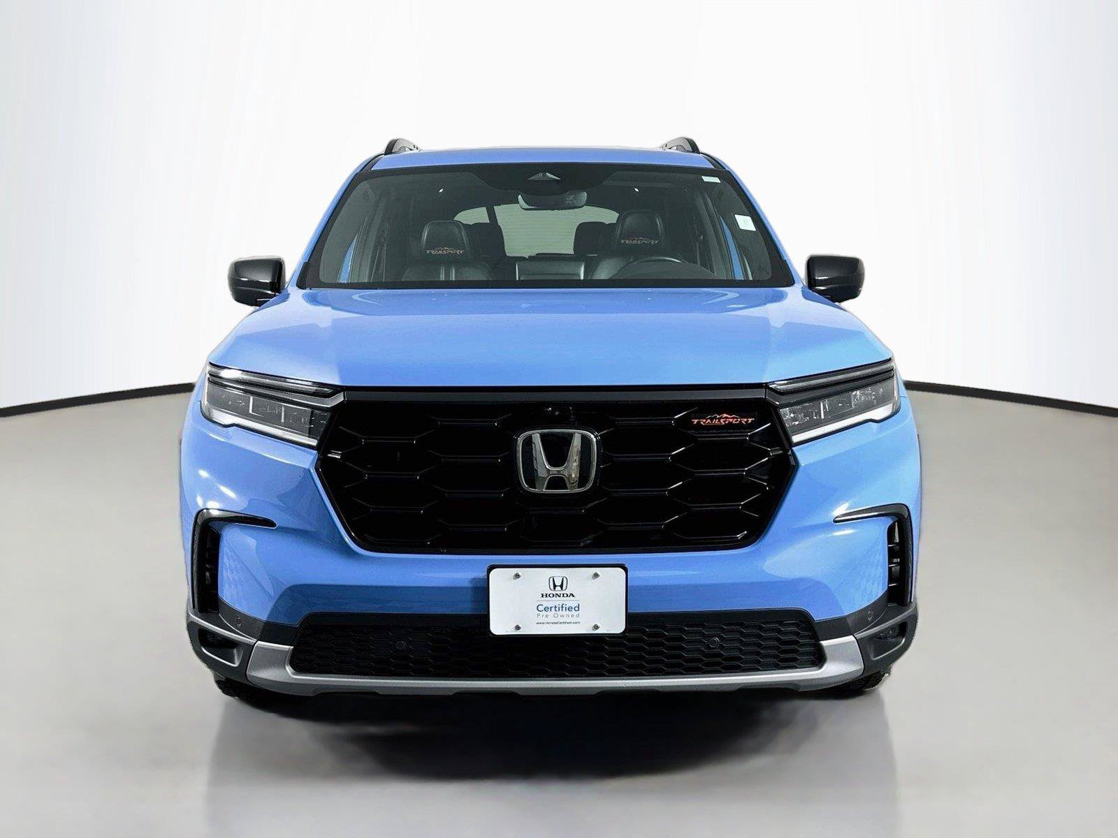 Certified 2025 Honda Pilot TrailSport image 3
