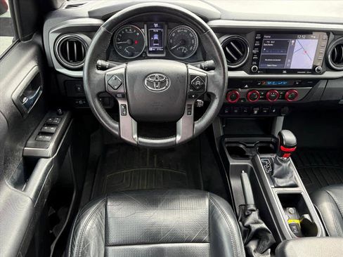 Used 2021 Toyota Tacoma TRD Sport w/ TRD Premium Sport Package image 4