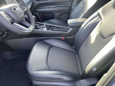 New 2026 Jeep Compass Latitude image 11