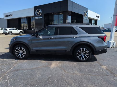 Used 2026 Ford Explorer ST-Line AWD/4WD image 4