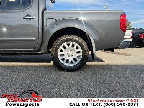 Used 2011 Nissan Frontier SL w/ Moonroof Pkg AWD/4WD image 25