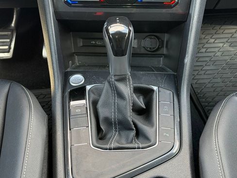 Certified 2023 Volkswagen Tiguan SE R-Line FWD image 18