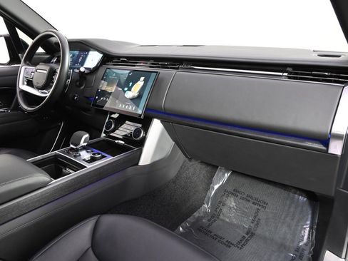 Used 2023 Land Rover Range Rover First Edition image 15