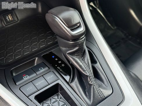 Used 2025 Toyota RAV4 XLE Premium image 23