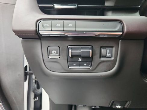 Used 2021 Cadillac Escalade Sport Platinum RWD image 18