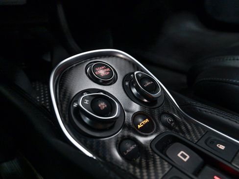 Used 2019 McLaren 600LT RWD image 69