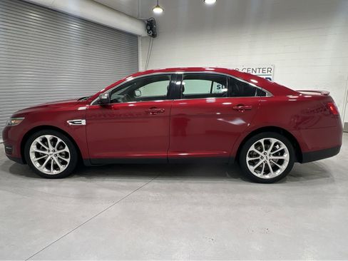 Used 2018 Ford Taurus Limited image 5