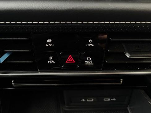 Certified 2024 Volkswagen Atlas SE image 27