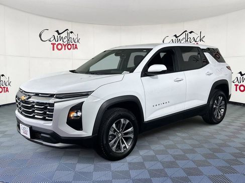 Used 2026 Chevrolet Equinox LT AWD/4WD image 2