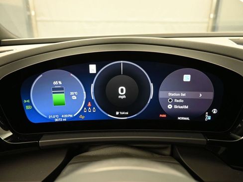 Certified 2025 Porsche Macan 4S Electric image 18