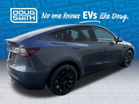 Used 2023 Tesla Model Y Long Range image 4