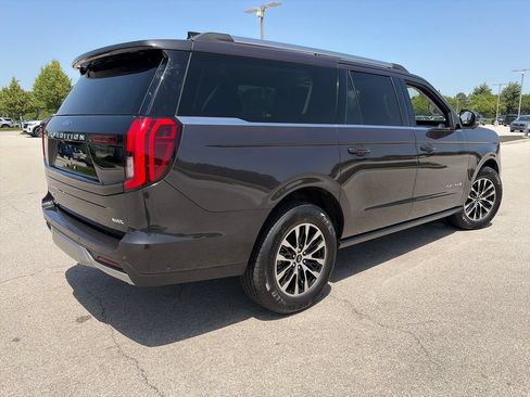 Used 2025 Ford Expedition Max Platinum AWD/4WD image 8