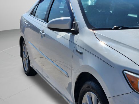 Used 2013 Toyota Camry XLE w/ Convenience Pkg image 43