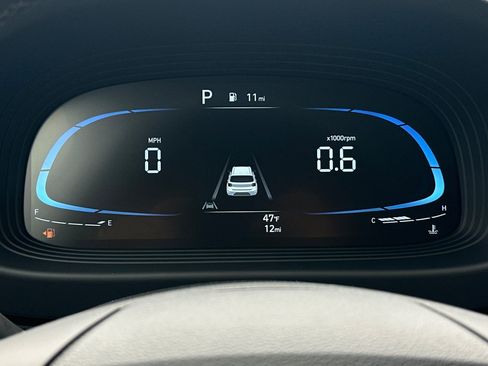 New 2026 Hyundai Venue SEL FWD image 31