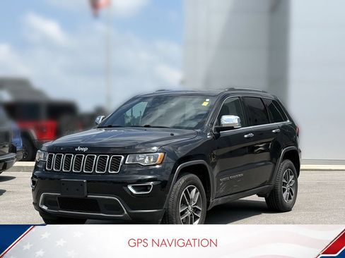 Used 2017 Jeep Grand Cherokee Limited AWD/4WD image 2