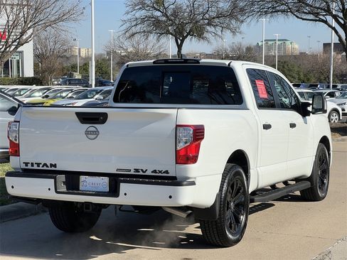 Certified 2024 Nissan Titan SV w/ SV Convenience Package image 4