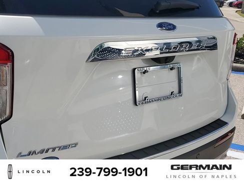 Used 2021 Ford Explorer Limited w/ Equipment Group 301A RWD image 16
