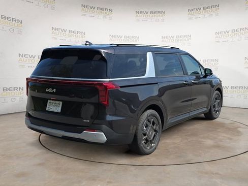 New 2026 Kia Carnival EX FWD image 5