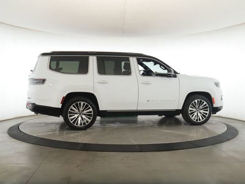 Used 2025 Jeep Grand Wagoneer 4WD image 6
