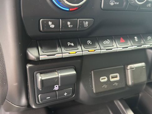 Used 2020 Chevrolet Silverado 1500 High Country w/ Z71 Off-Road Package AWD/4WD image 28