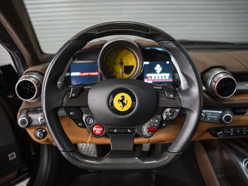 Used 2019 Ferrari 812 Superfast RWD image 30