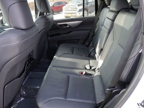 Used 2023 Lexus LX 600 F Sport image 19