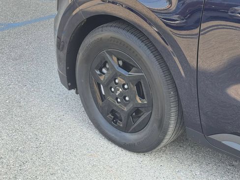 Used 2026 Kia Carnival FWD image 28