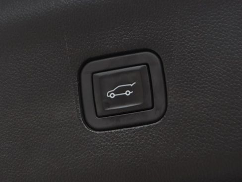 Used 2024 Buick Enclave Essence w/ Sport Touring Edition FWD image 10