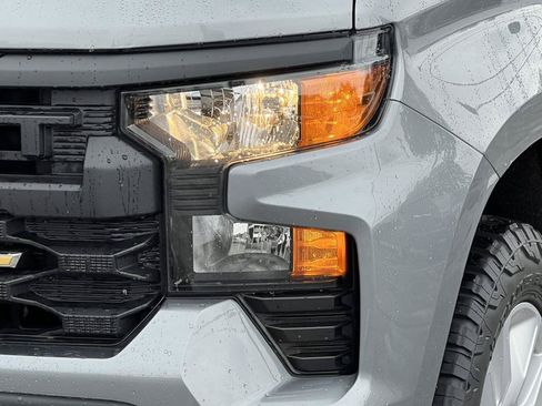 Used 2023 Chevrolet Silverado 1500 Custom AWD/4WD image 5