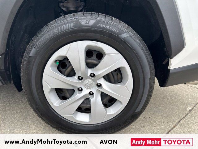 Used 2021 Toyota RAV4 LE AWD/4WD image 33