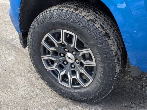 Used 2024 Chevrolet Colorado Z71 w/ Z71 Convenience Package 2 image 10