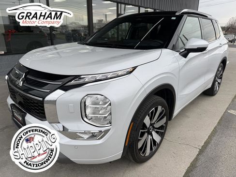 Used 2025 Mitsubishi Outlander SEL image 1