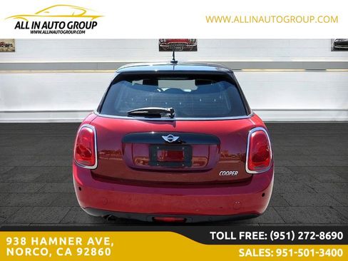 Used 2017 MINI Cooper 4-Door Hardtop image 16